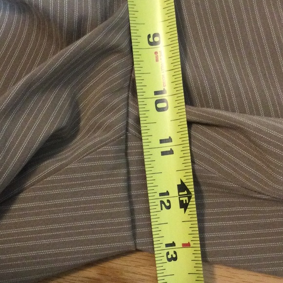 14 Izod tan striped activity Capri pants - Picture 12 of 16